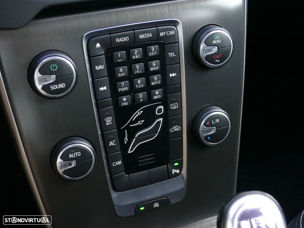 Volvo V40 1.6 D2 Momentum - 19