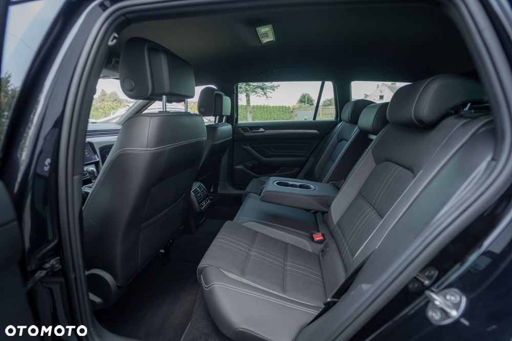 Volkswagen Passat - 34