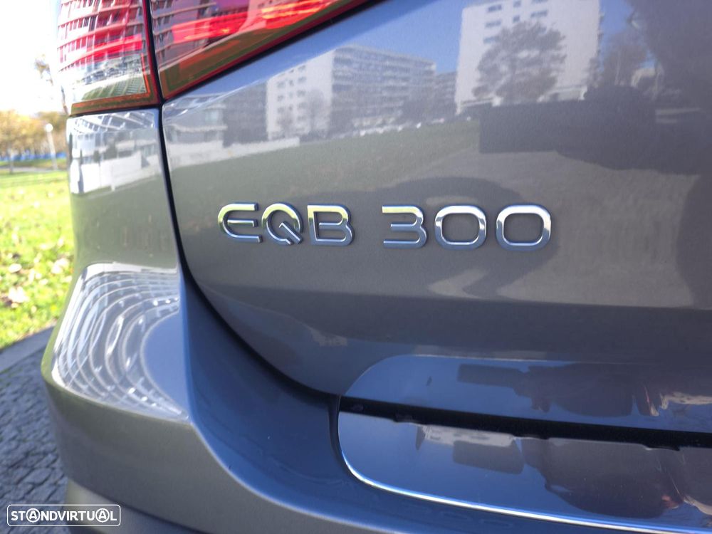 Mercedes-Benz EQB 300 4Matic AMG Line - 15