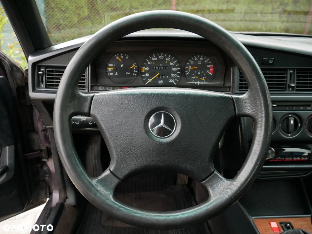 Mercedes-Benz W201 (190) - 32