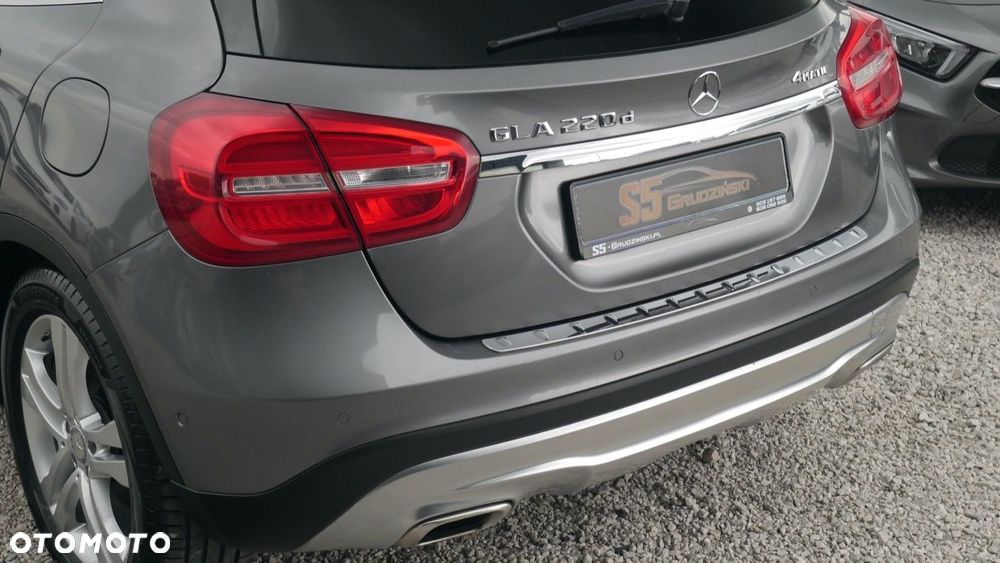 Mercedes-Benz GLA - 23