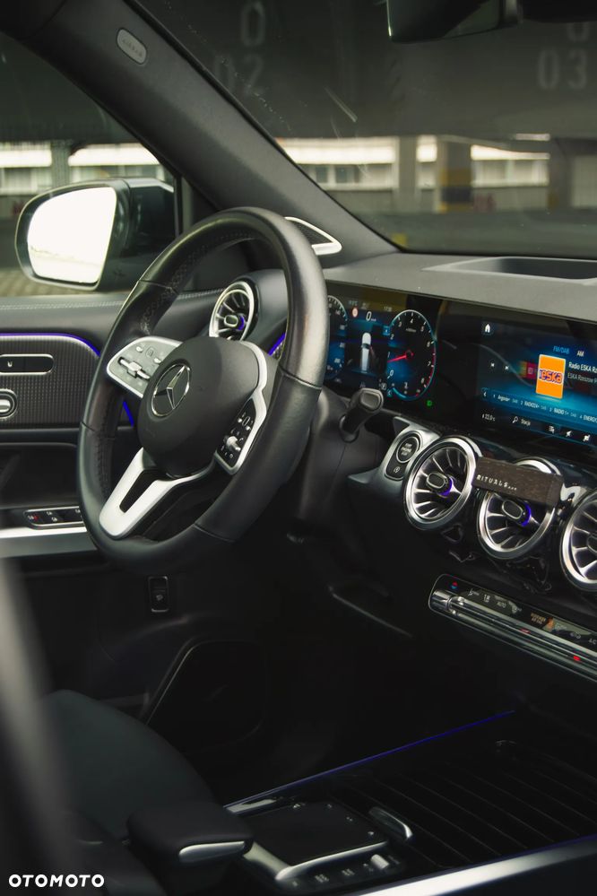 Mercedes-Benz GLB - 10