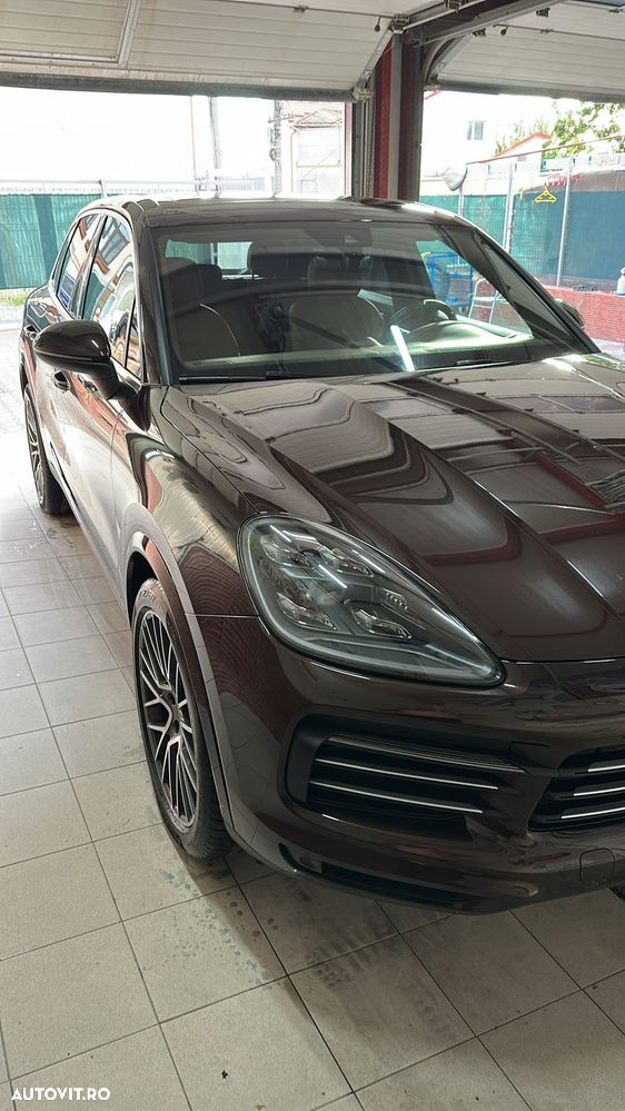 Porsche Cayenne Standard - 1