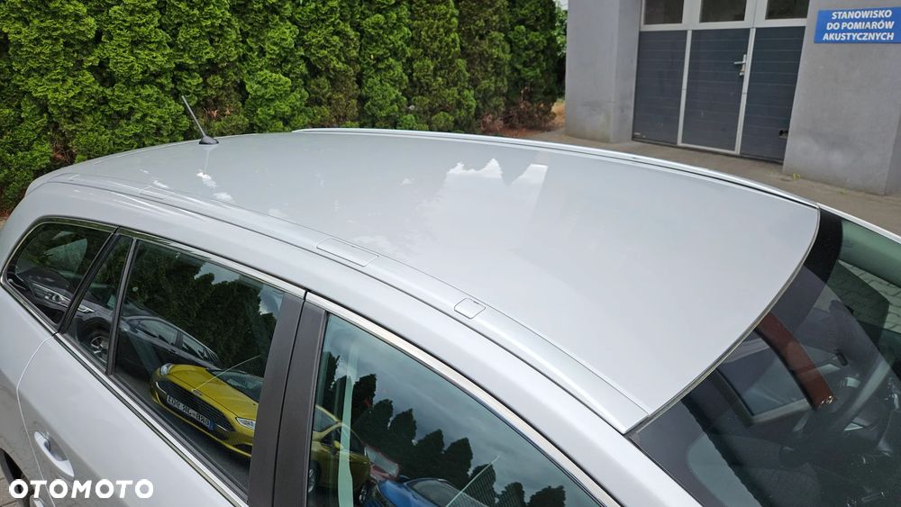 Toyota Avensis 1.6 Comfort - 9