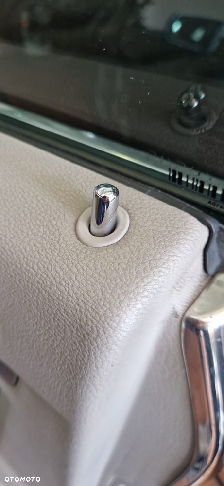 Mercedes-Benz Klasa E 350 CDI BlueEff - 27