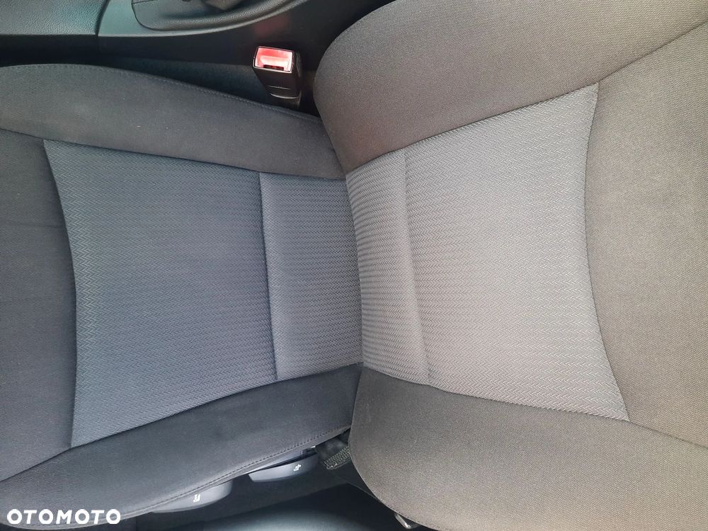 BMW Seria 3 318d - 27