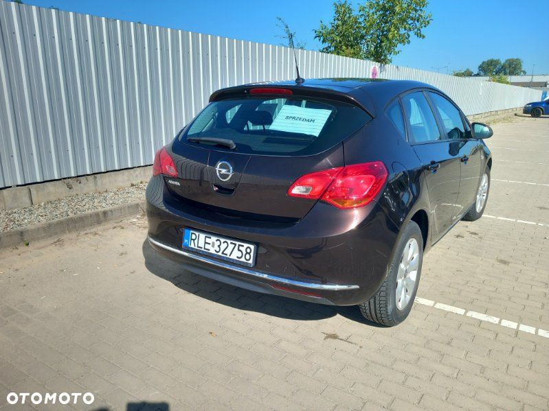 Opel Astra ver-1-4-enjoy - 4