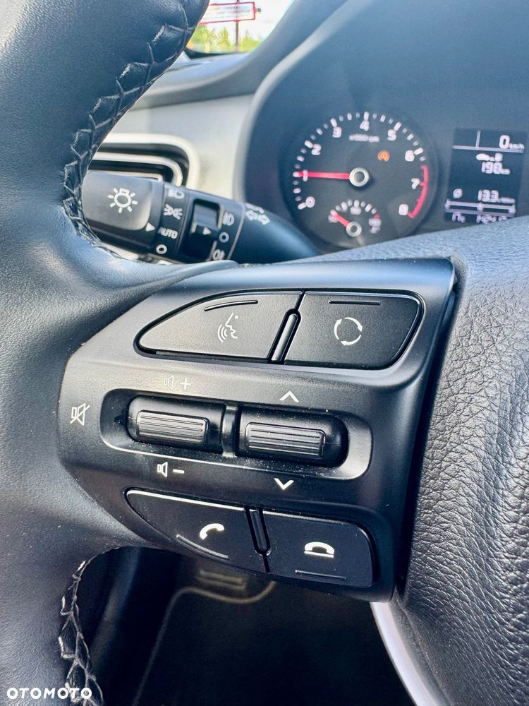 Kia Stonic - 25