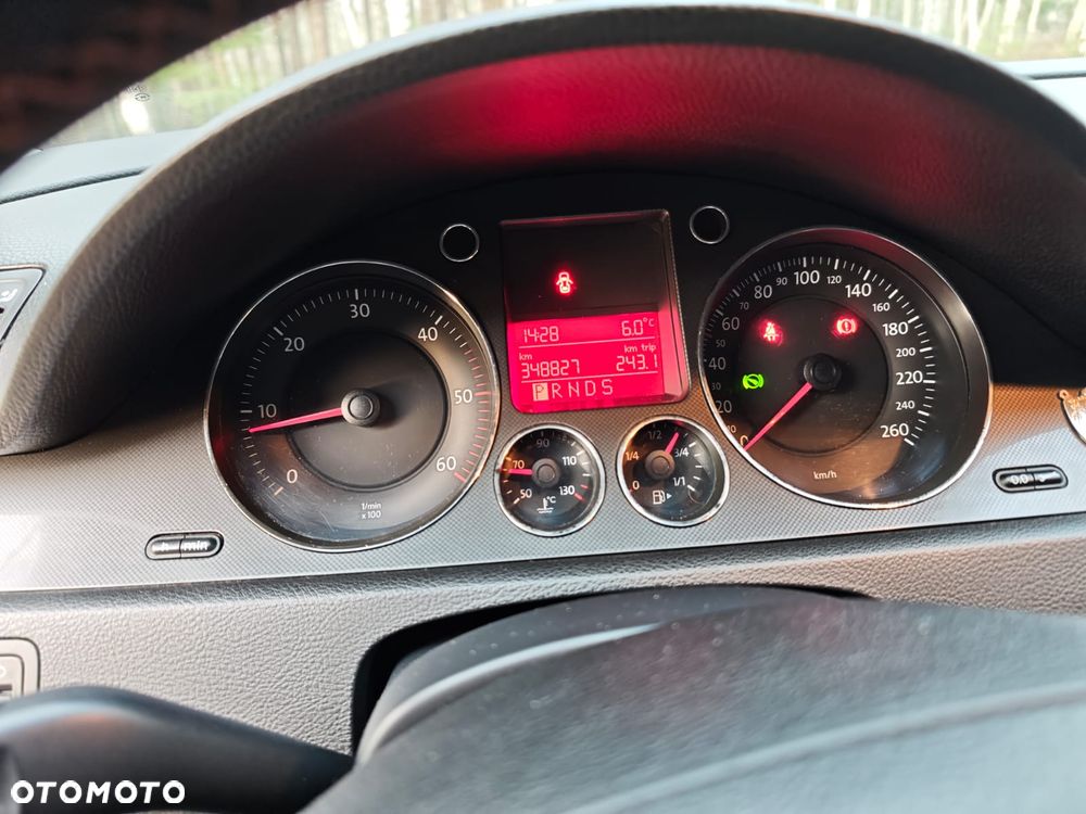 Volkswagen Passat 2.0 TDI Comfortline DSG - 9