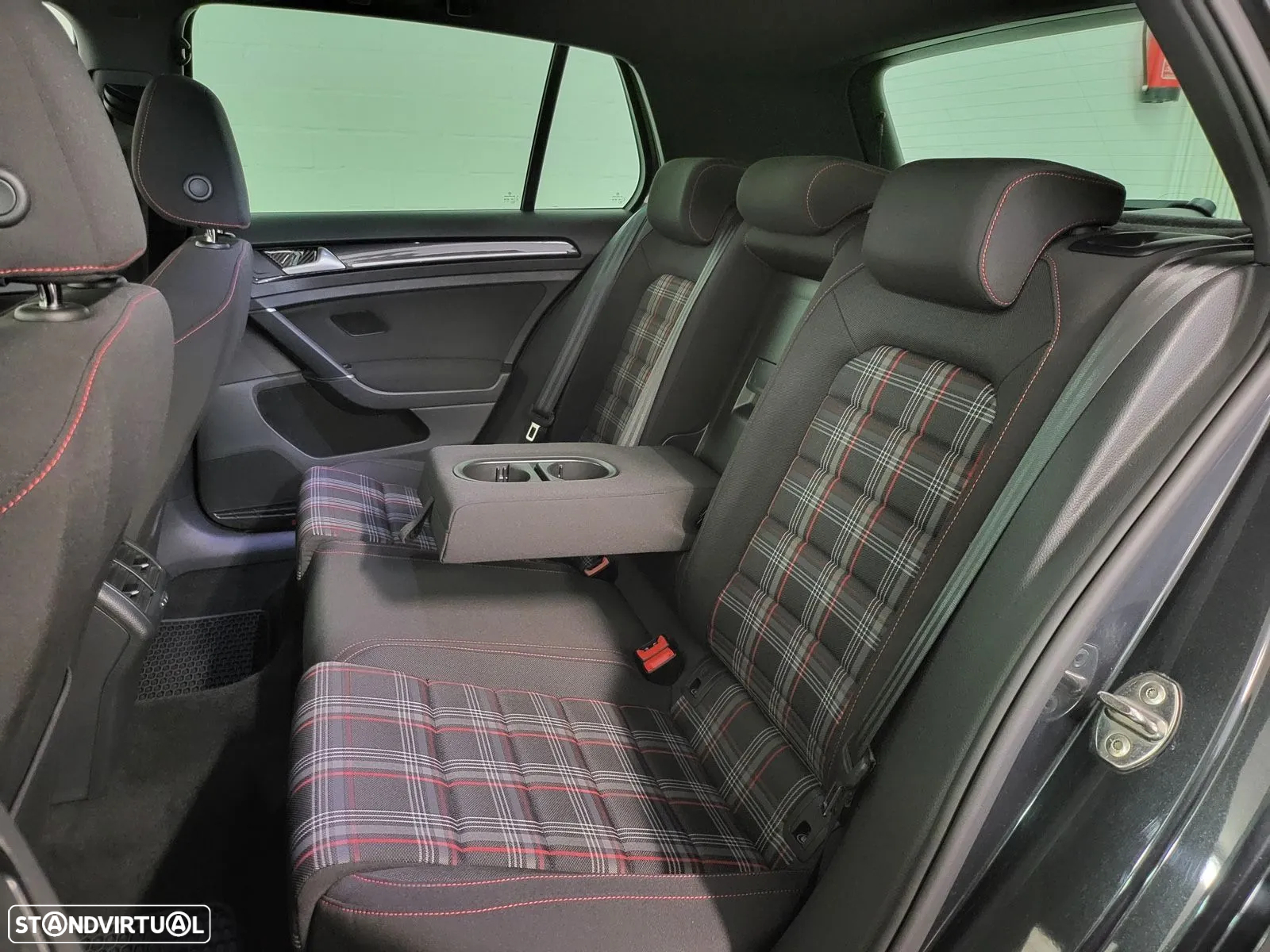 VW Golf 2.0 TSi GTi Performance - 26