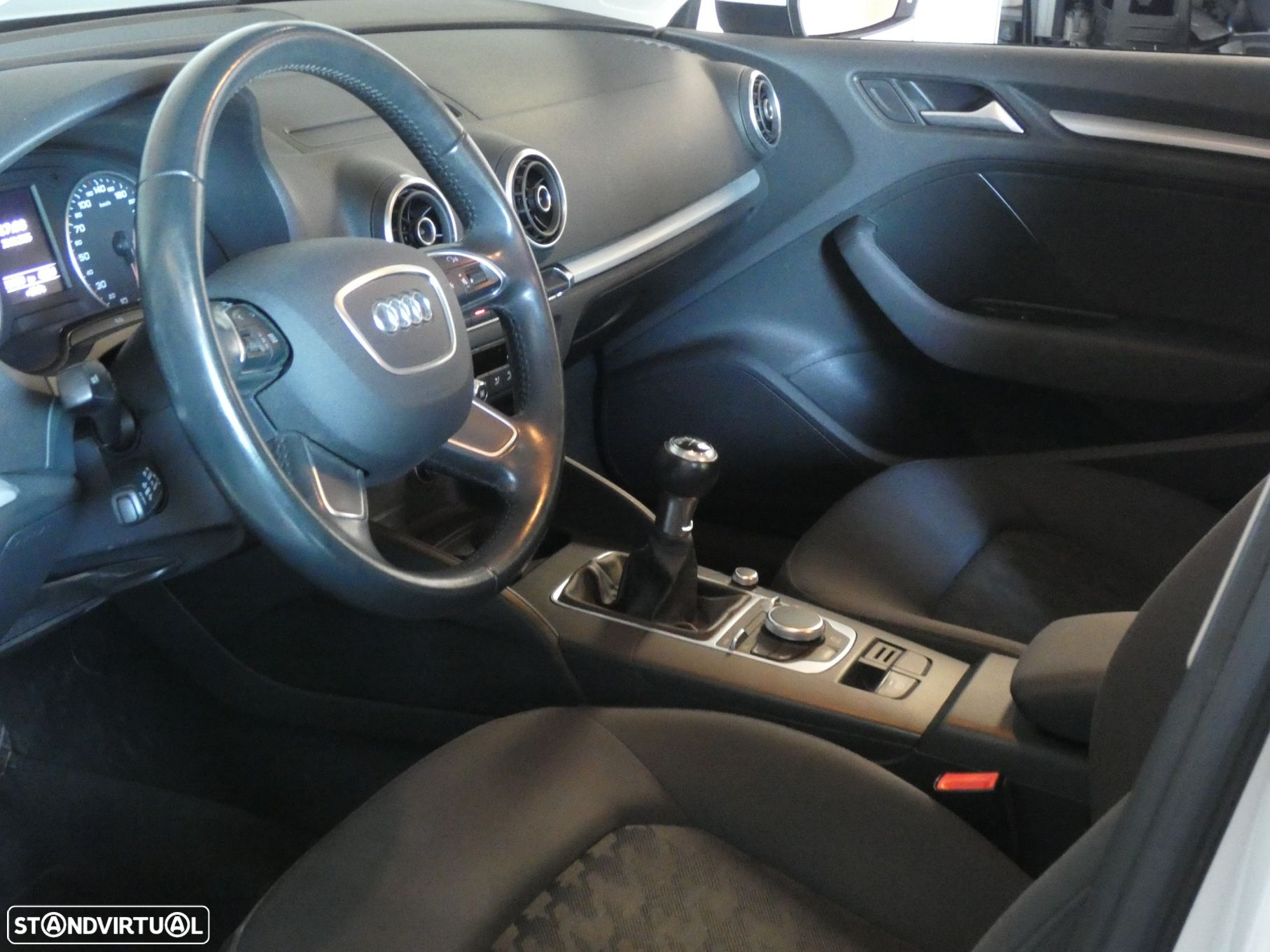 Audi A3 Sportback 1.6 TDI Advance - 8