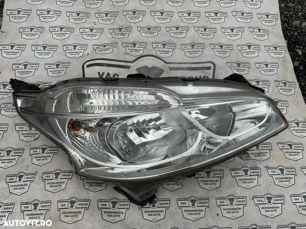 Far Dreapta Peugeot 208 2012 - 1