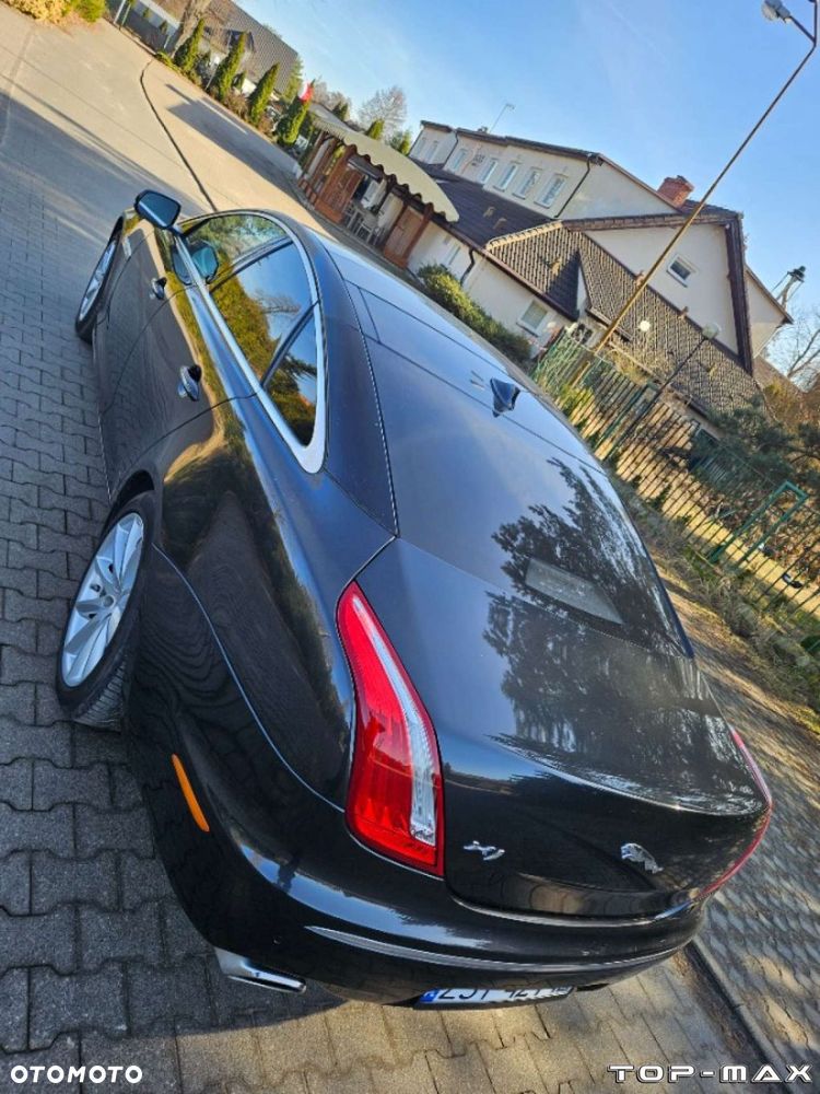 Jaguar XJ - 13