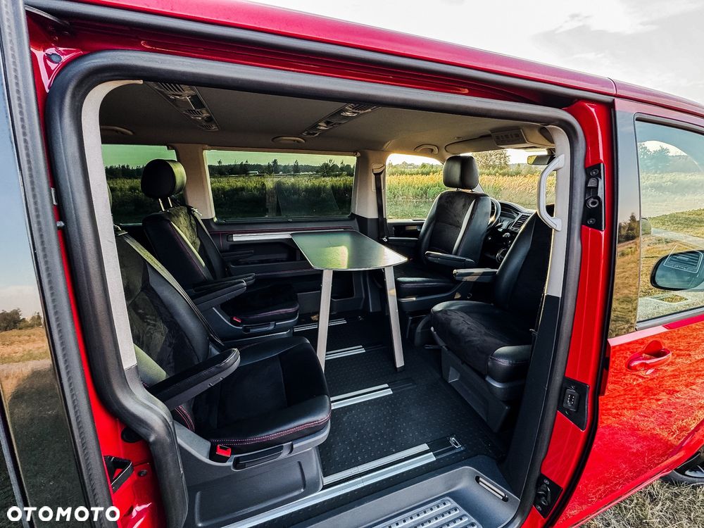 Volkswagen Multivan - 10