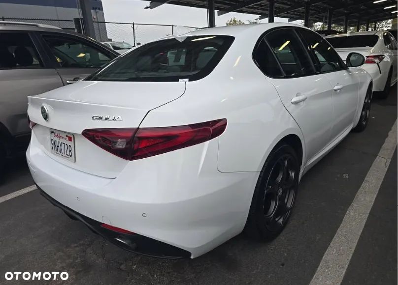 Alfa Romeo Giulia 2.0 Turbo TI Q4 - 4