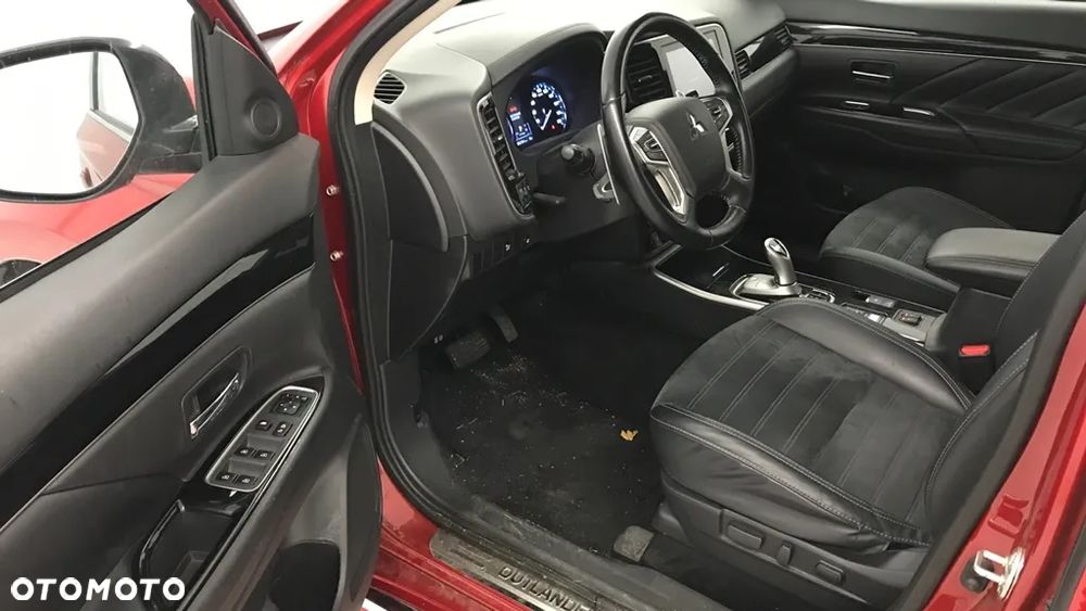 Mitsubishi Outlander Intense + - 5