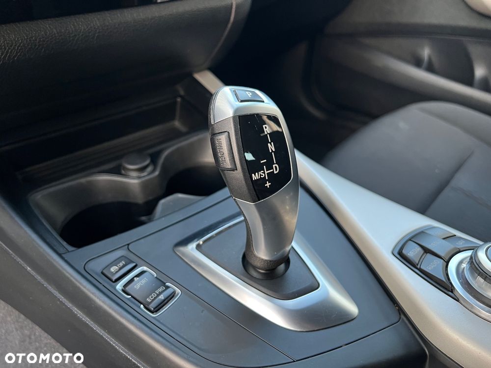 BMW Seria 1 - 19