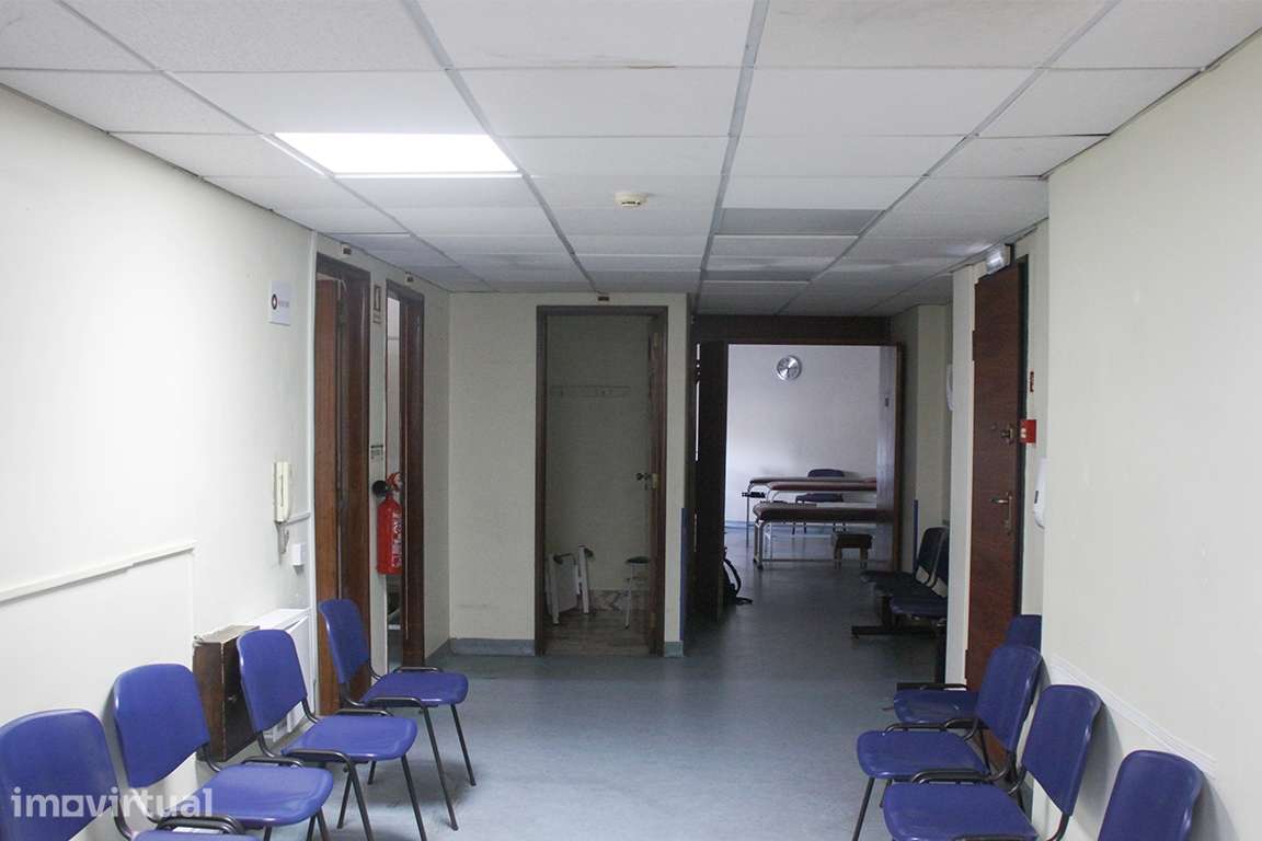Consultório Médico >=T10 Venda em Almada, Cova da Piedade, Pragal e Ca - Grande imagem: 5/12
