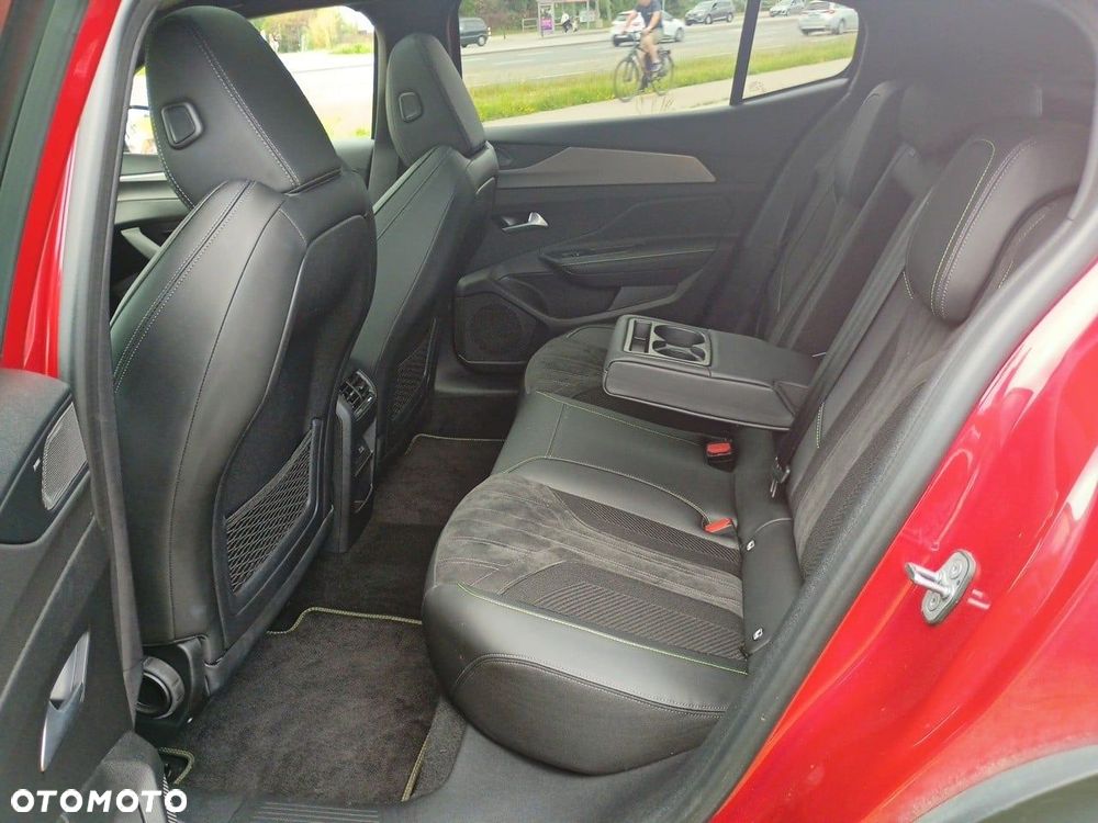 Peugeot 408 - 11