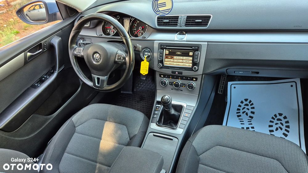 Volkswagen Passat 2.0 TDI BlueMotion Technology Comfortline - 13