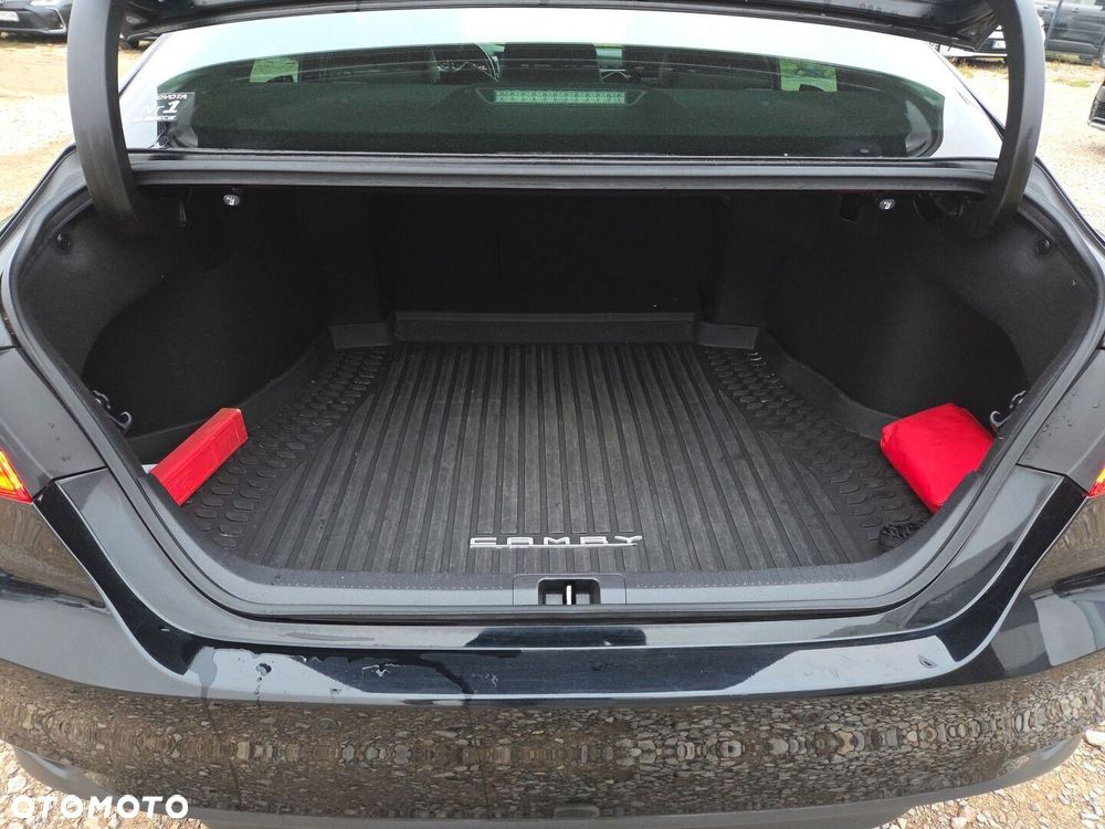 Toyota Camry 2.5 Hybrid Executive CVT - 14