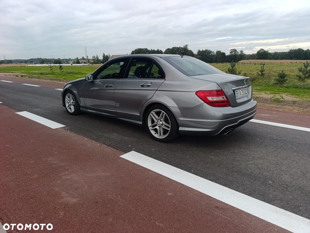 Mercedes-Benz Klasa C 180 CDI DPF (BlueEFFICIENCY) 7G-TRONIC Avantgarde - 4