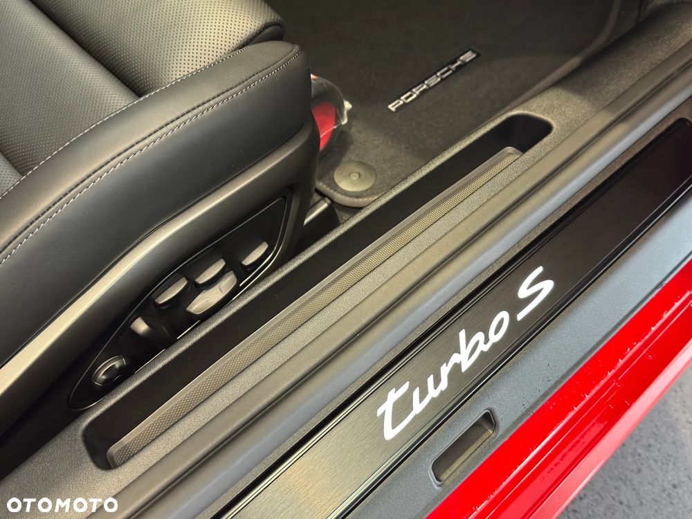 Porsche 911 Turbo S - 11