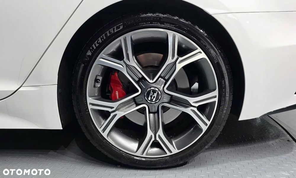 Kia Stinger - 7