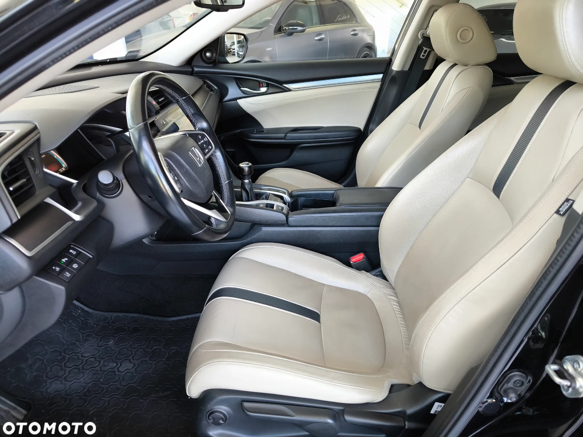 Honda Civic 1.5 T Executive - 12