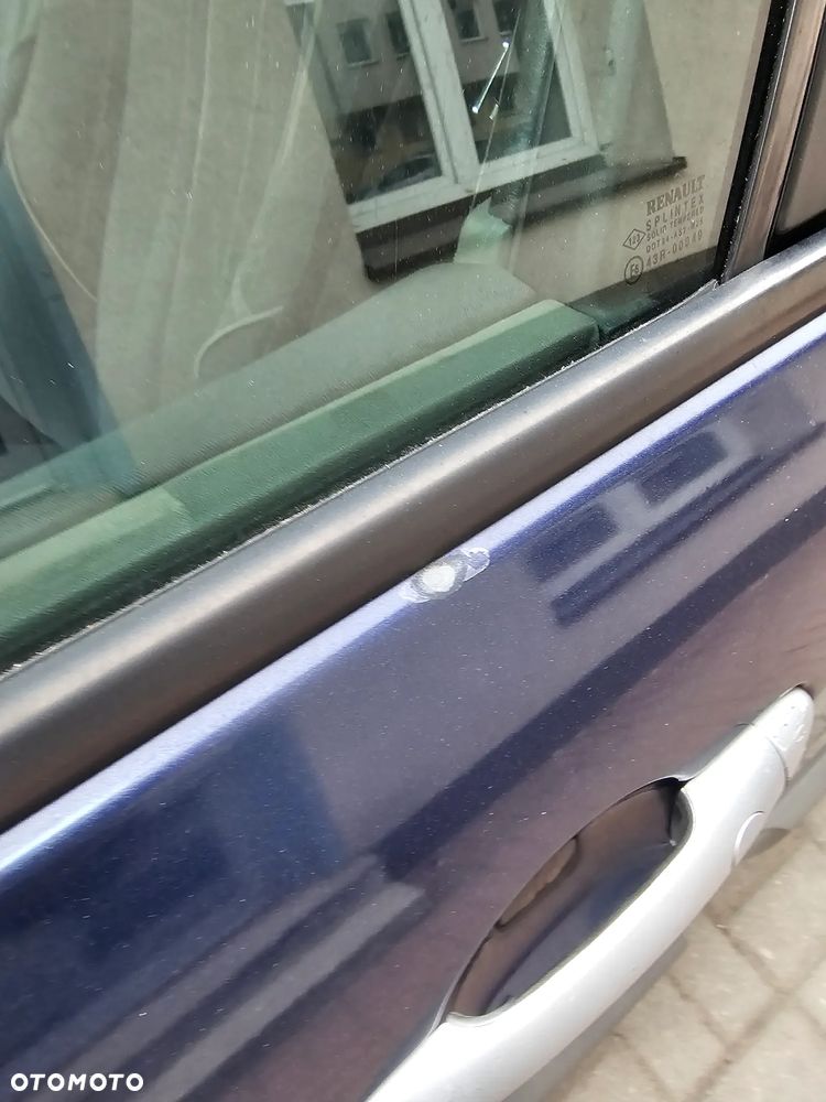 Renault Scenic 2.0 16V Dynamique - 11