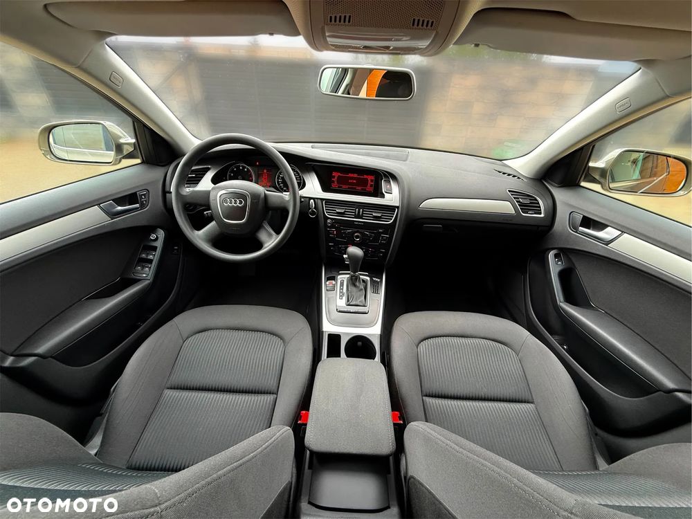 Audi A4 Limousine - 12