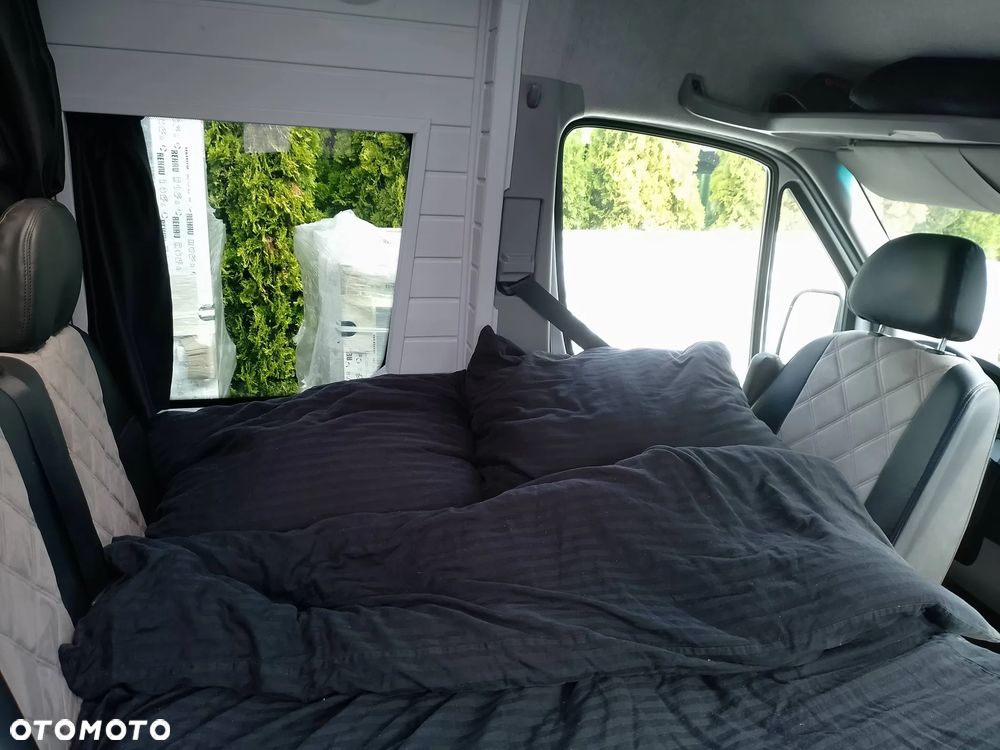 Mercedes-Benz Sprinter 319 - 11