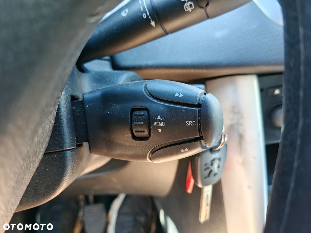 Peugeot 207 1.4 HDi Business Line - 33