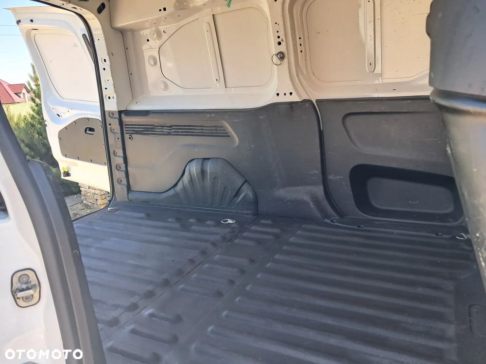 Toyota proace city - 12