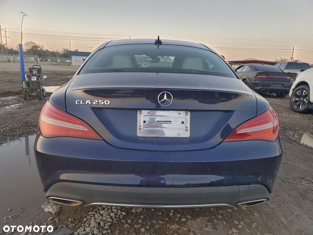 Mercedes-Benz CLA - 8