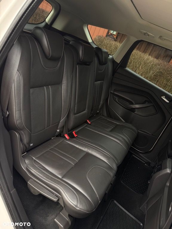 Ford Kuga 2.0 TDCi 4x4 Titanium - 34