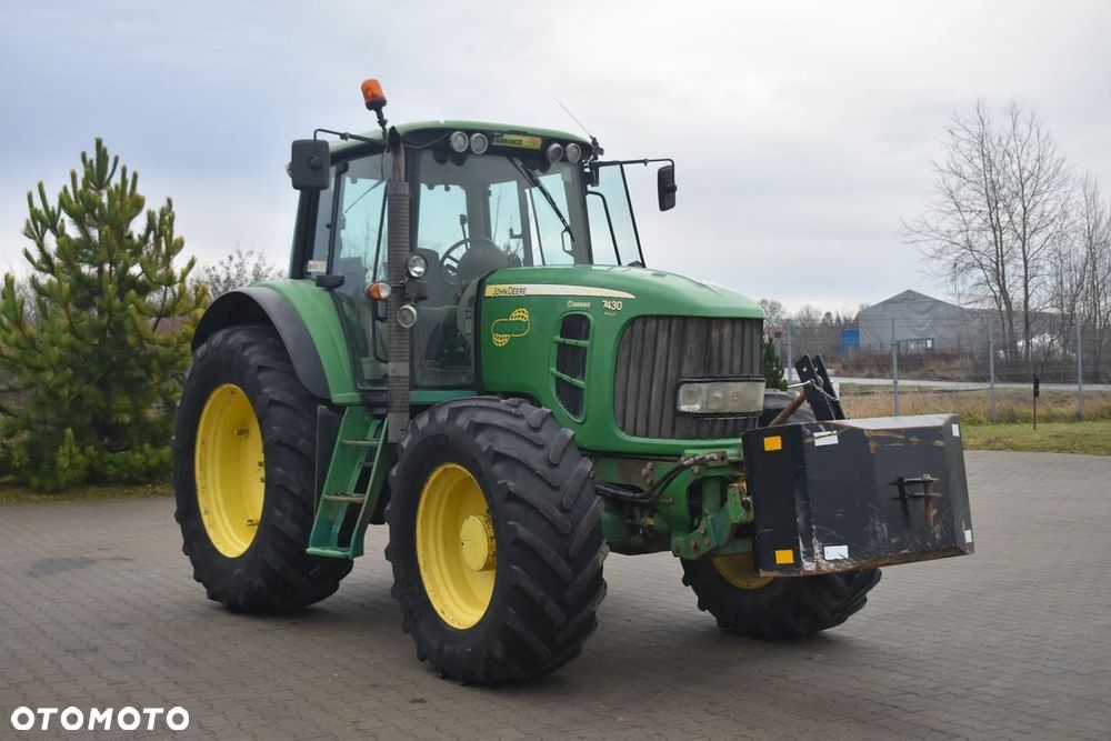 John Deere 7430 - 10
