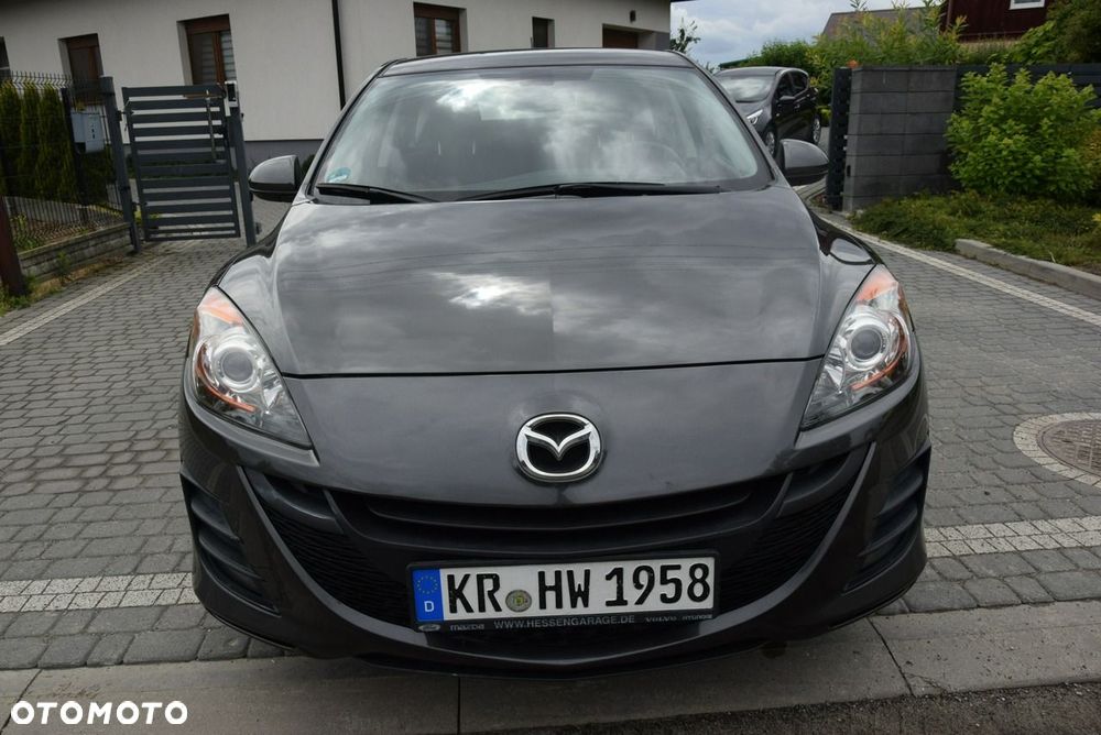 Mazda 3 1.6 Active + - 8