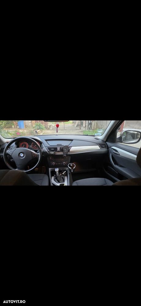 BMW X1 2011 — imagine 13