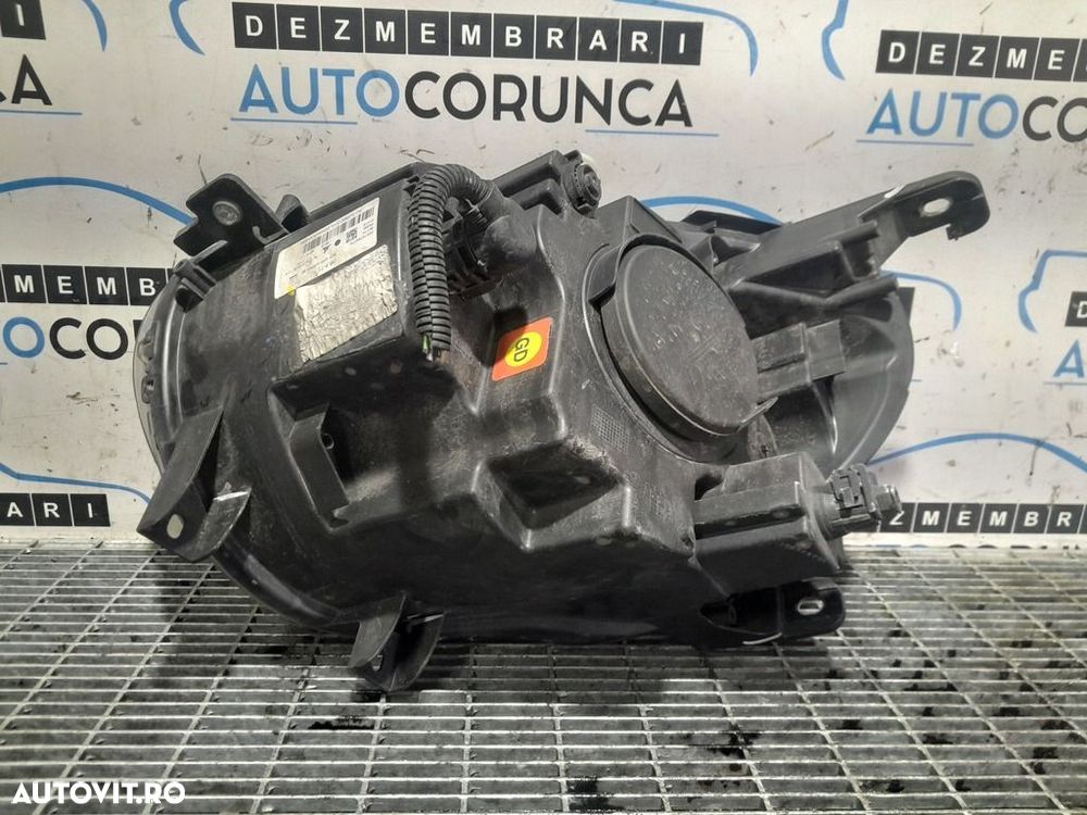 Far Dreapta Fiat 500X Cross 2014 - 2018 SUV 4 Usi (1073) Fara xenon - 2