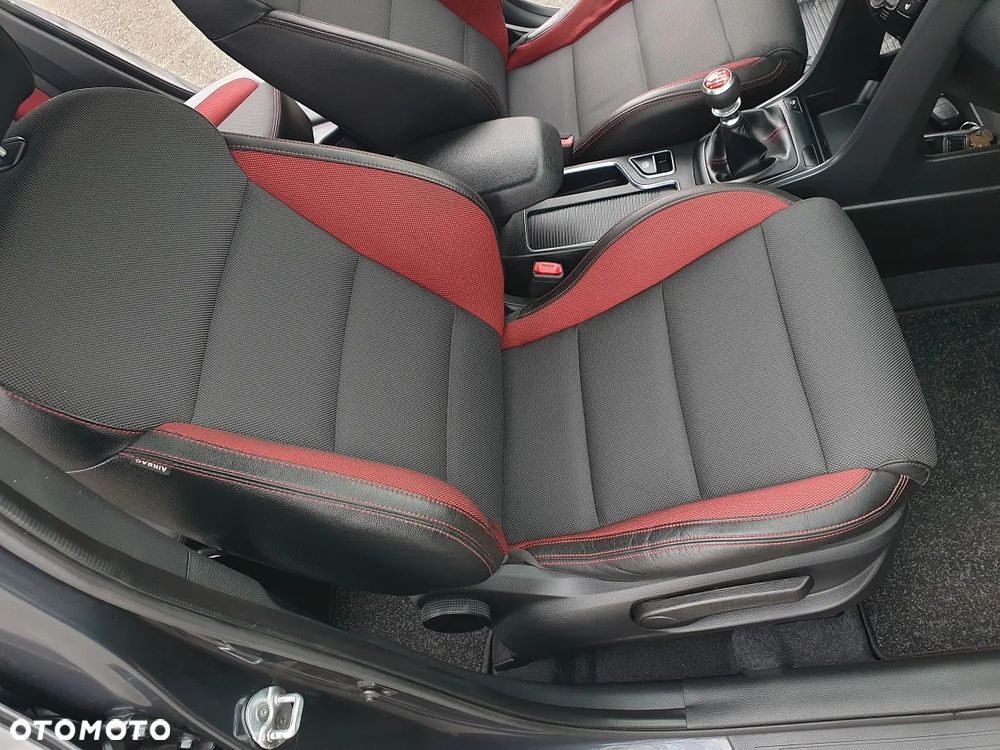 Hyundai i30 1.6 T GDI Turbo - 31