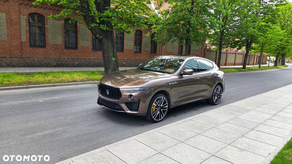 Maserati Levante GTS - 20