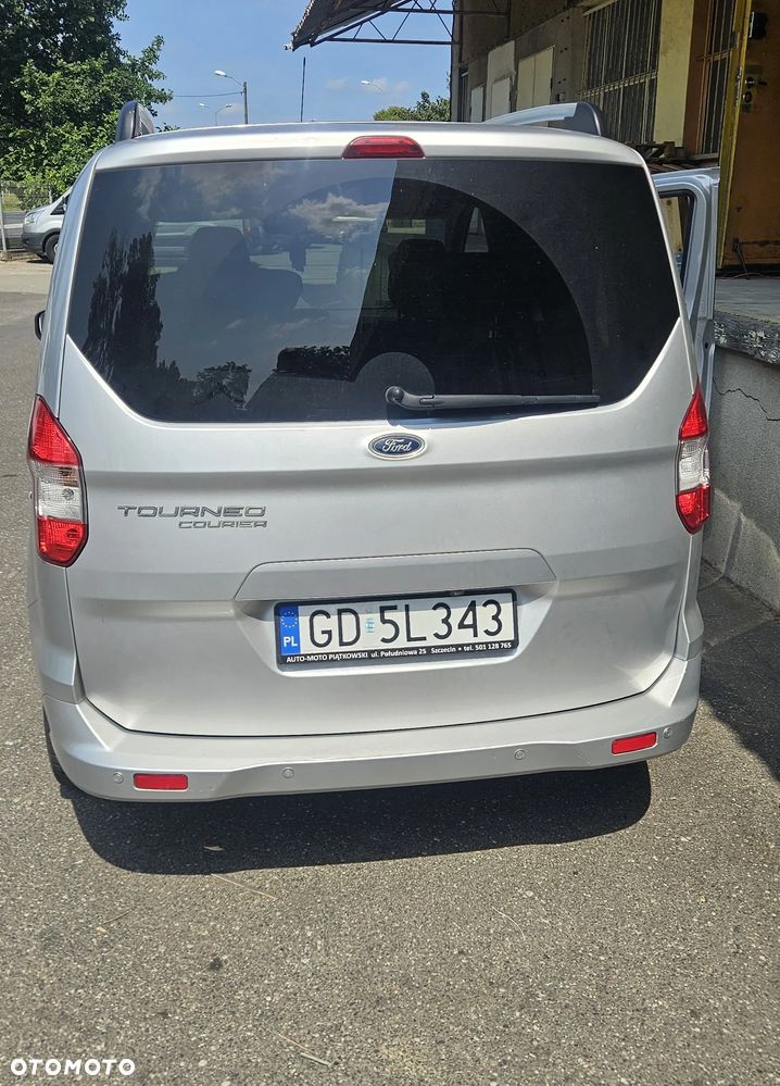 Ford Tourneo Courier 1.0 EcoBoost Titanium - 5