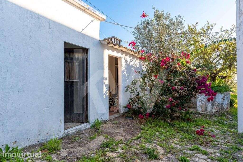 Moradia em fase de recuperação | Terreno | Quelfes | Olhão - Grande imagem: 3/40