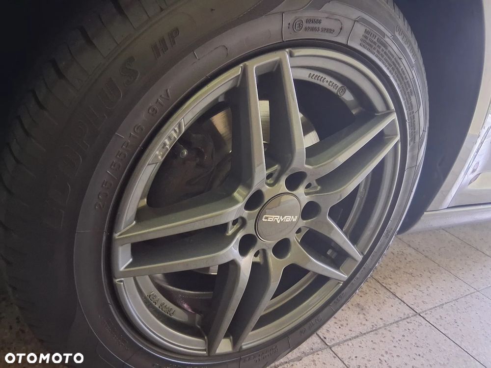 Volkswagen Touran 1.6 TDI DPF BlueMot Comfortline - 29