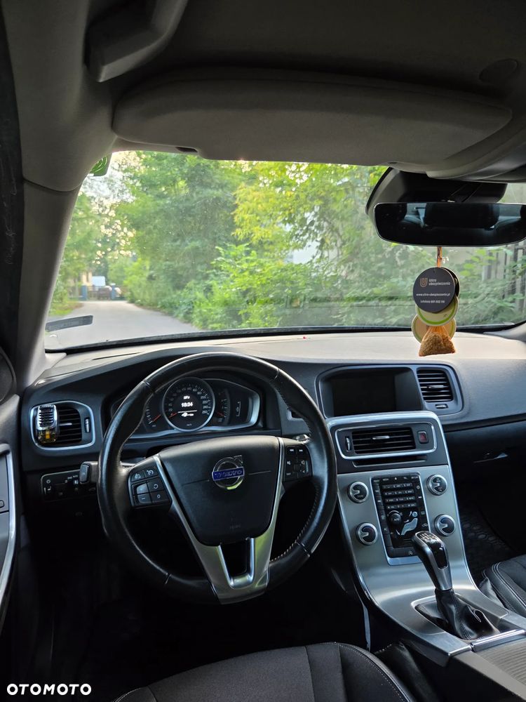 Volvo S60 D3 Drive-E Momentum - 33