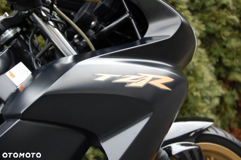 Yamaha TZR - 9