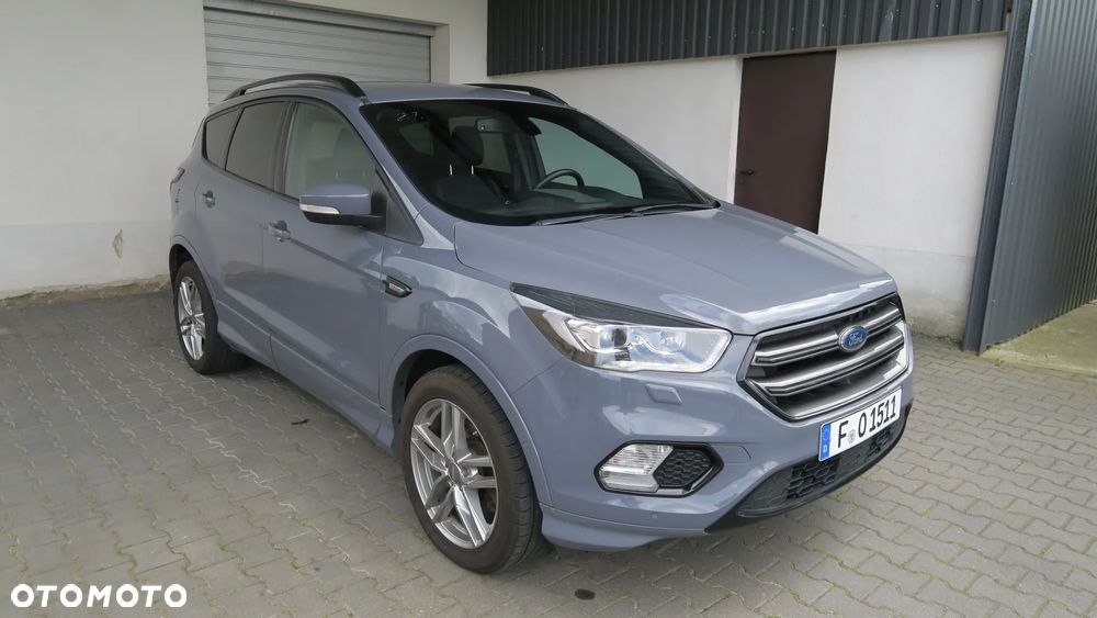 Ford Kuga - 1