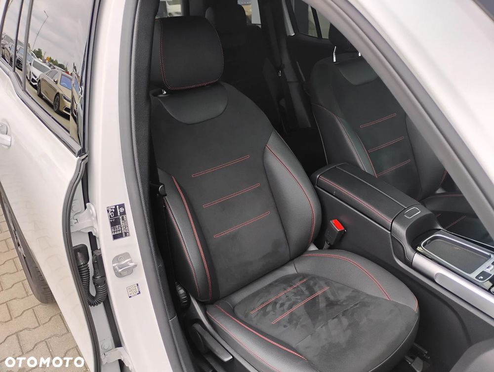 Mercedes-Benz GLB 200 mHEV AMG Line 7G-DCT - 17