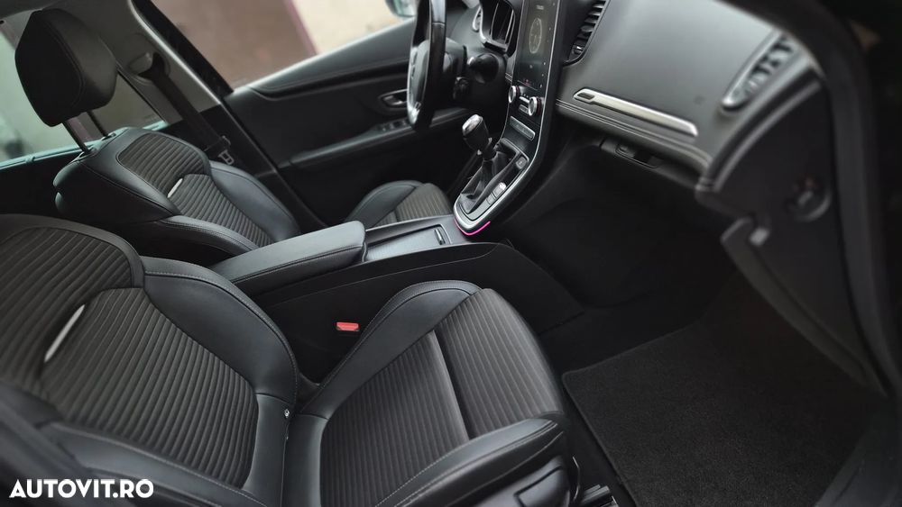 Renault Grand Scenic - 12